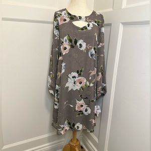 New Lori M Floral Shift Dress